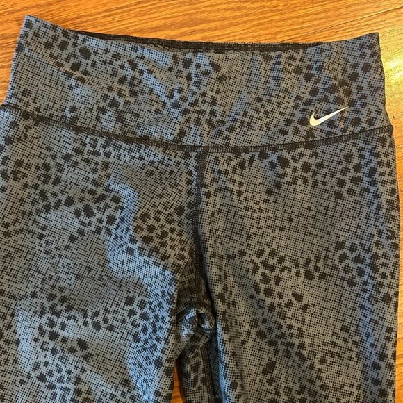 NIKE Dri-Fit Legend Leggings Workout Activewear Pants Crop Leggings Size Small - Picture 4 of 10